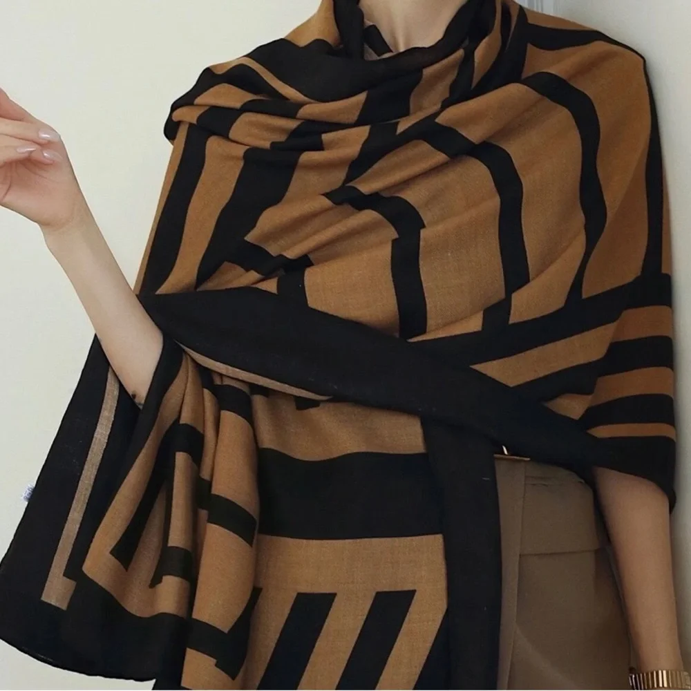 NEW-Women’s Striped Pattern Scarf - Picture 2 of 5